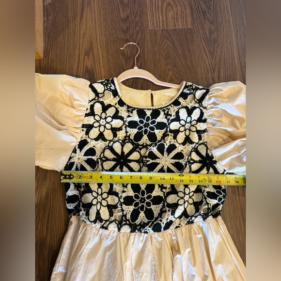 &merci Crochet Midi Dress - Picture 10 of 11